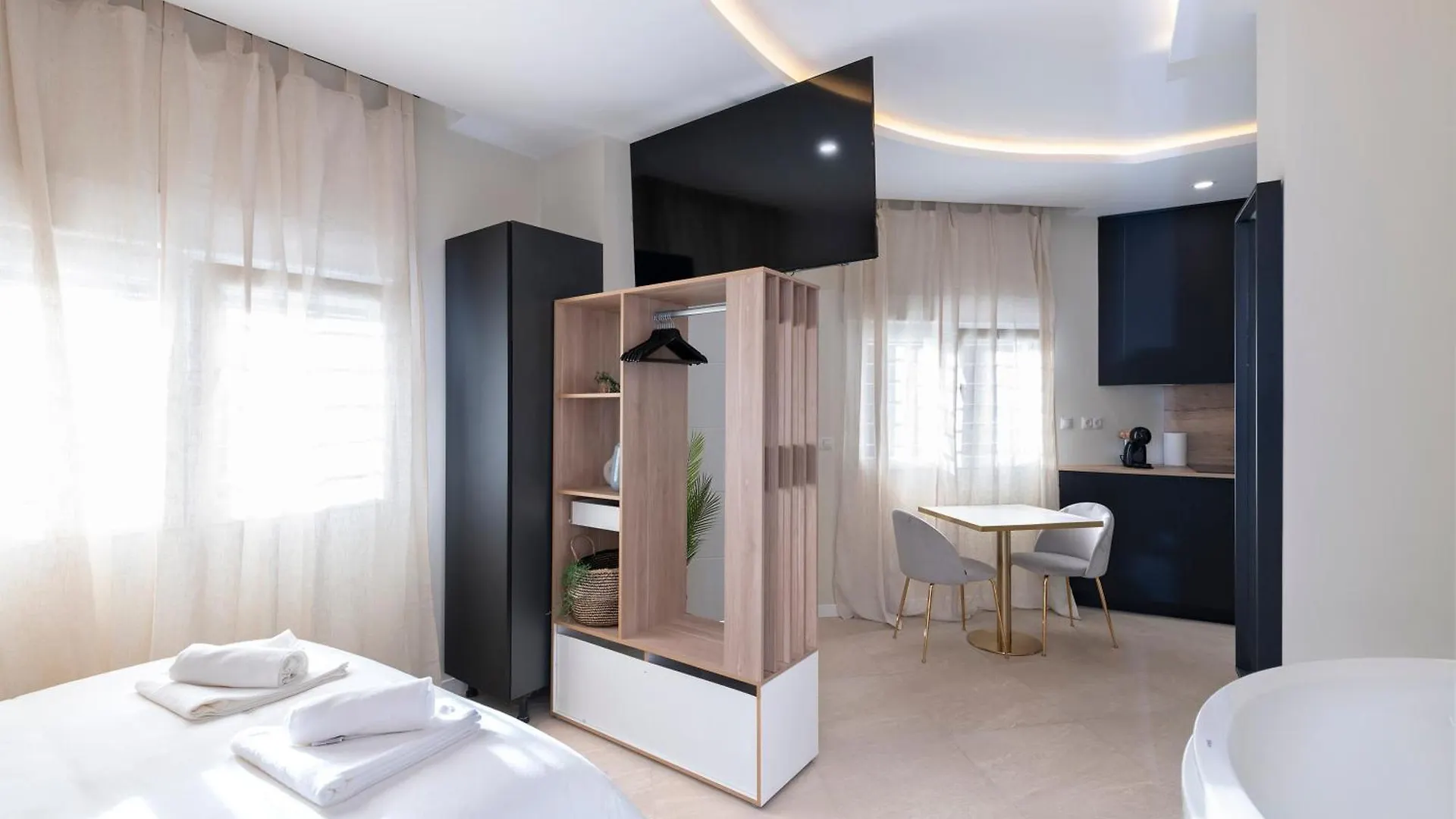Malaga Boutique V.V Luxury Jacuzzy Apartment 0*,  Spain
