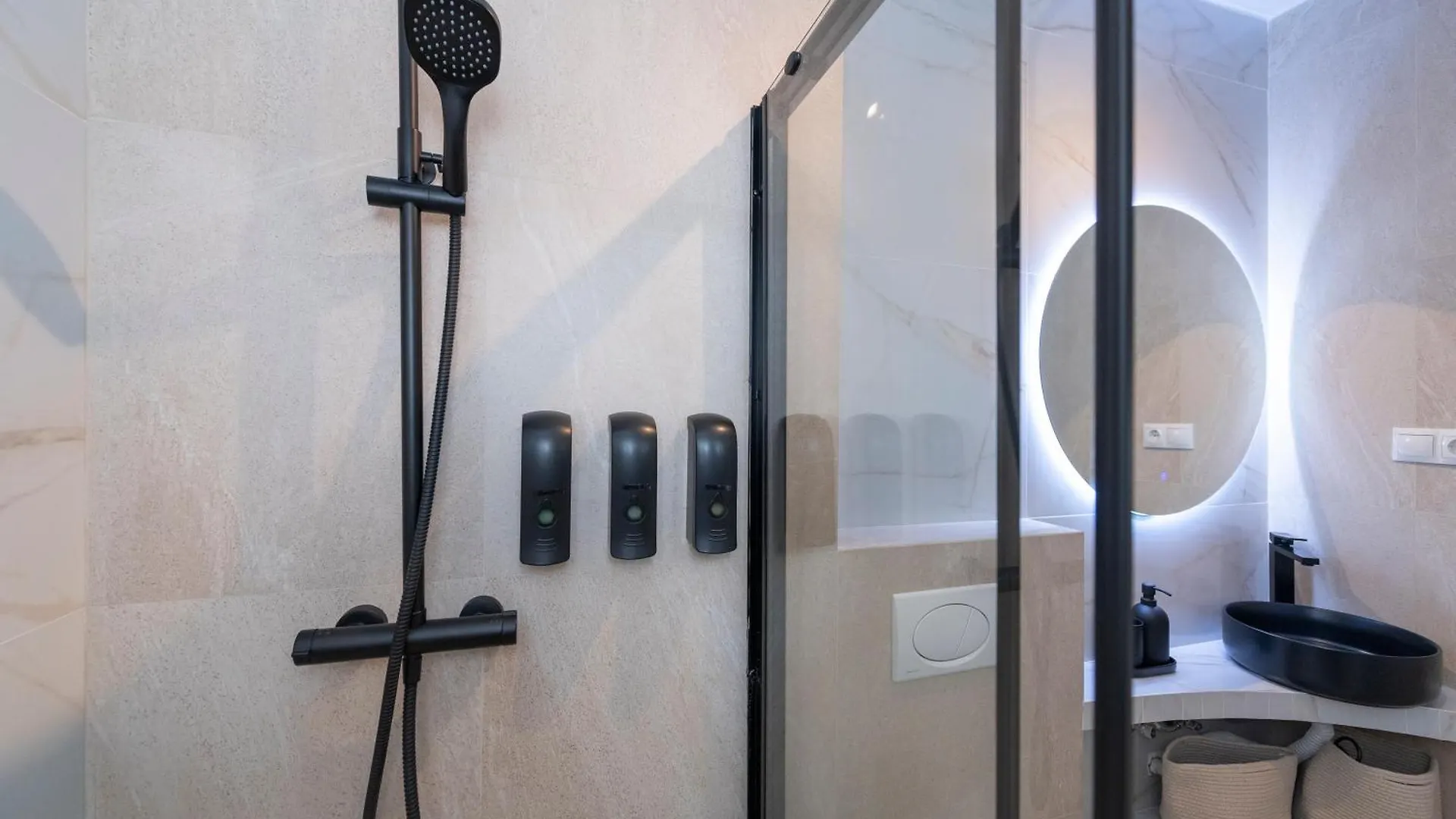Malaga Boutique V.V Luxury Jacuzzy Apartment 0*,