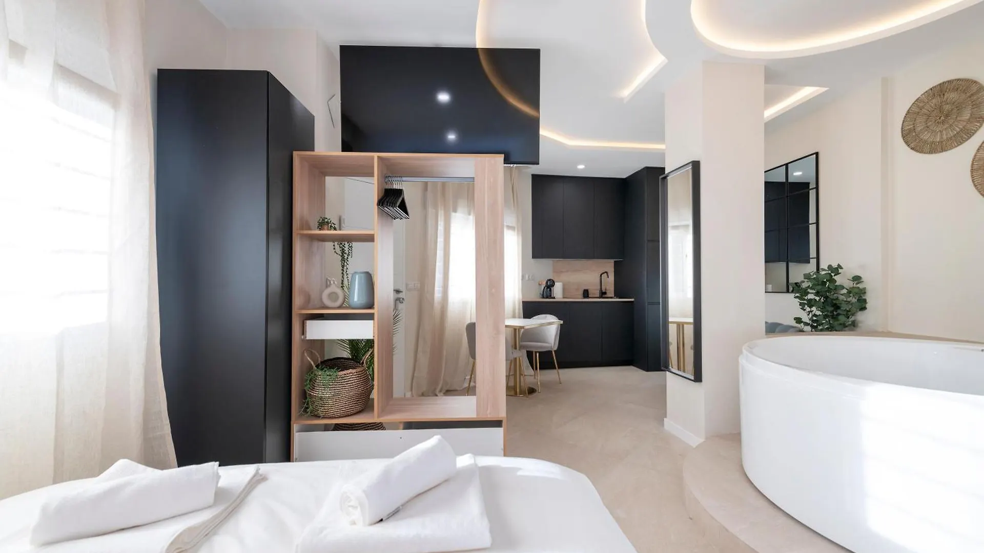 Malaga Boutique V.V Luxury Jacuzzy Apartment 0*,