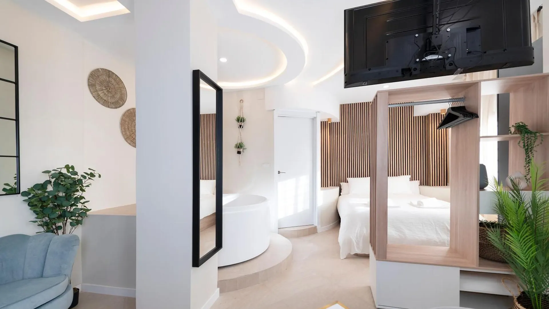 Malaga Boutique V.V Luxury Jacuzzy Apartment