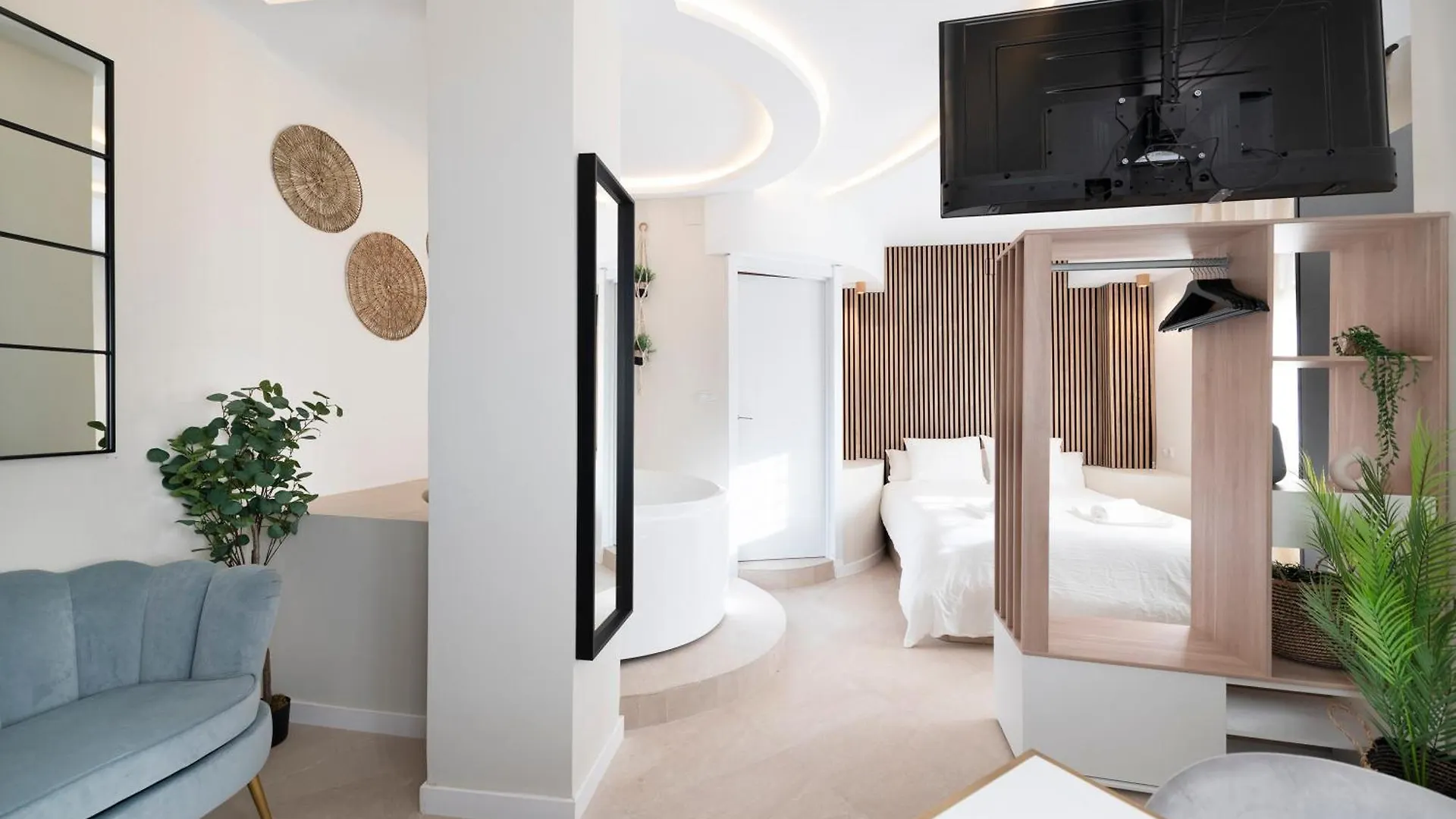 Malaga Boutique V.V Luxury Jacuzzy Apartment Spain